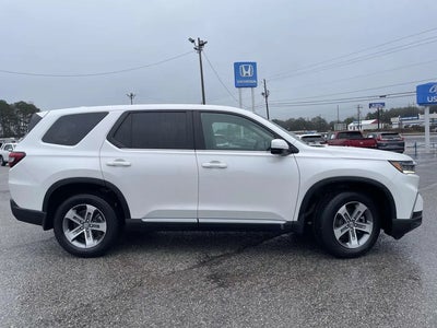 2023 Honda Pilot AWD EX-L 4DR SUV W/REAR Captain's Chairs