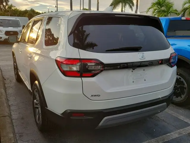 2024 Honda Pilot - $35,990
