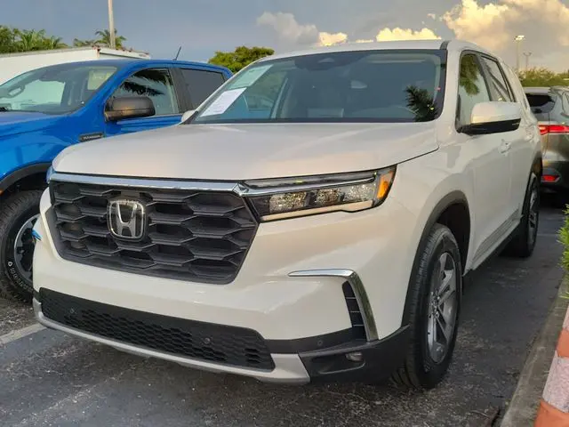 2024 Honda Pilot - $35,990