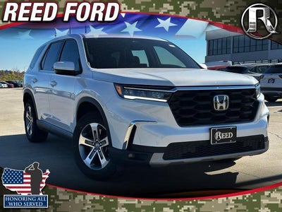 2023 Honda Pilot AWD EX-L 4DR SUV W/REAR Captain's Chairs