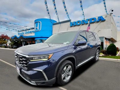 2023 Honda Pilot AWD EX-L 4DR SUV W/REAR Captain's Chairs