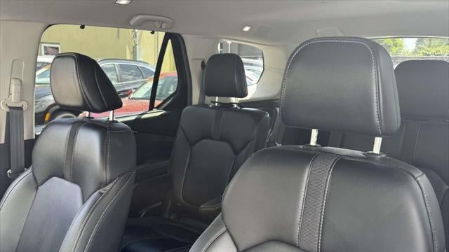 2024 Honda Pilot EX-L w/Rear Captain's Chairs