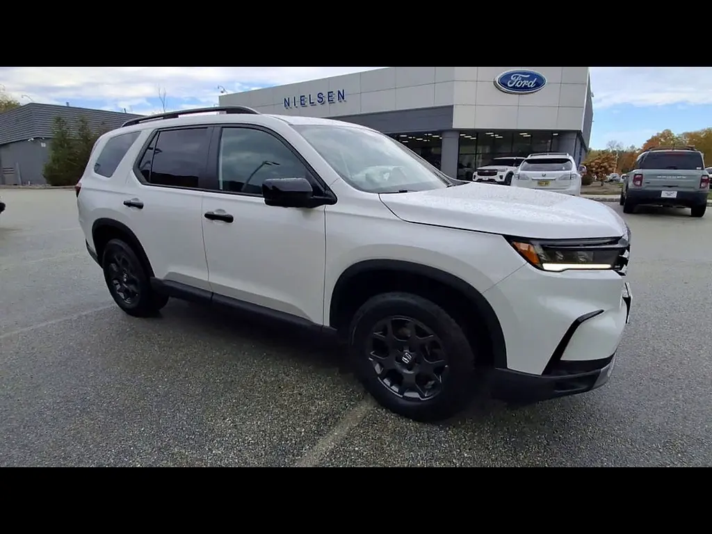 2025 Honda Pilot - $37,995