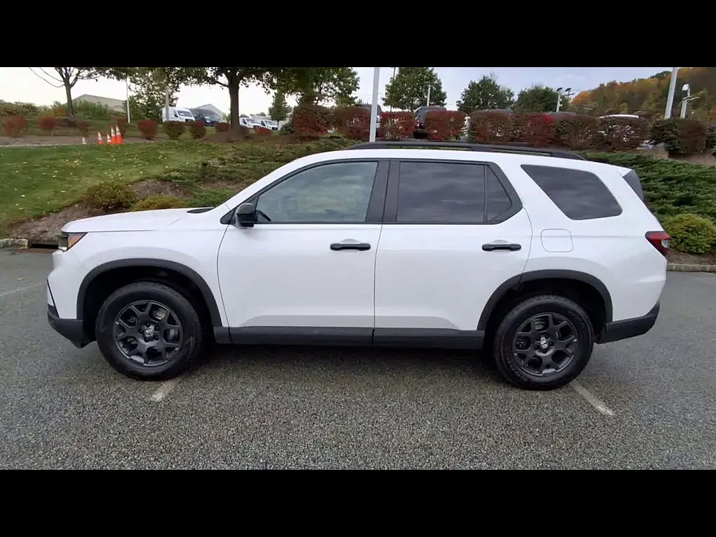 2025 Honda Pilot - $37,995