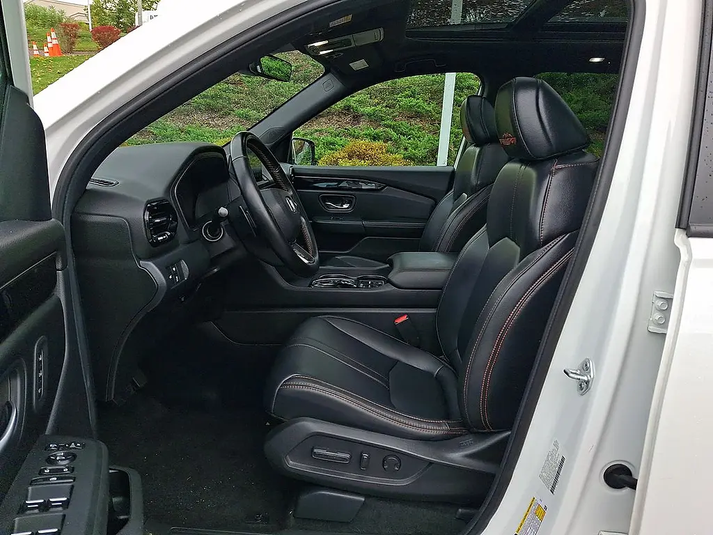 2025 Honda Pilot - $37,995