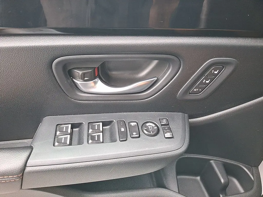 2025 Honda Pilot - $37,995