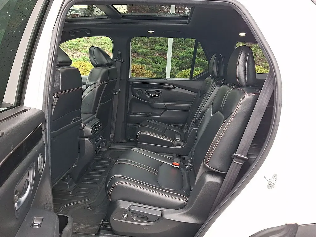 2025 Honda Pilot - $37,995