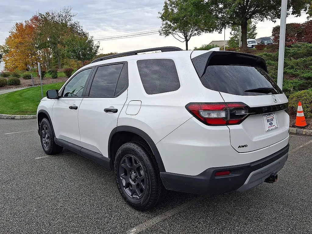 2025 Honda Pilot - $37,995