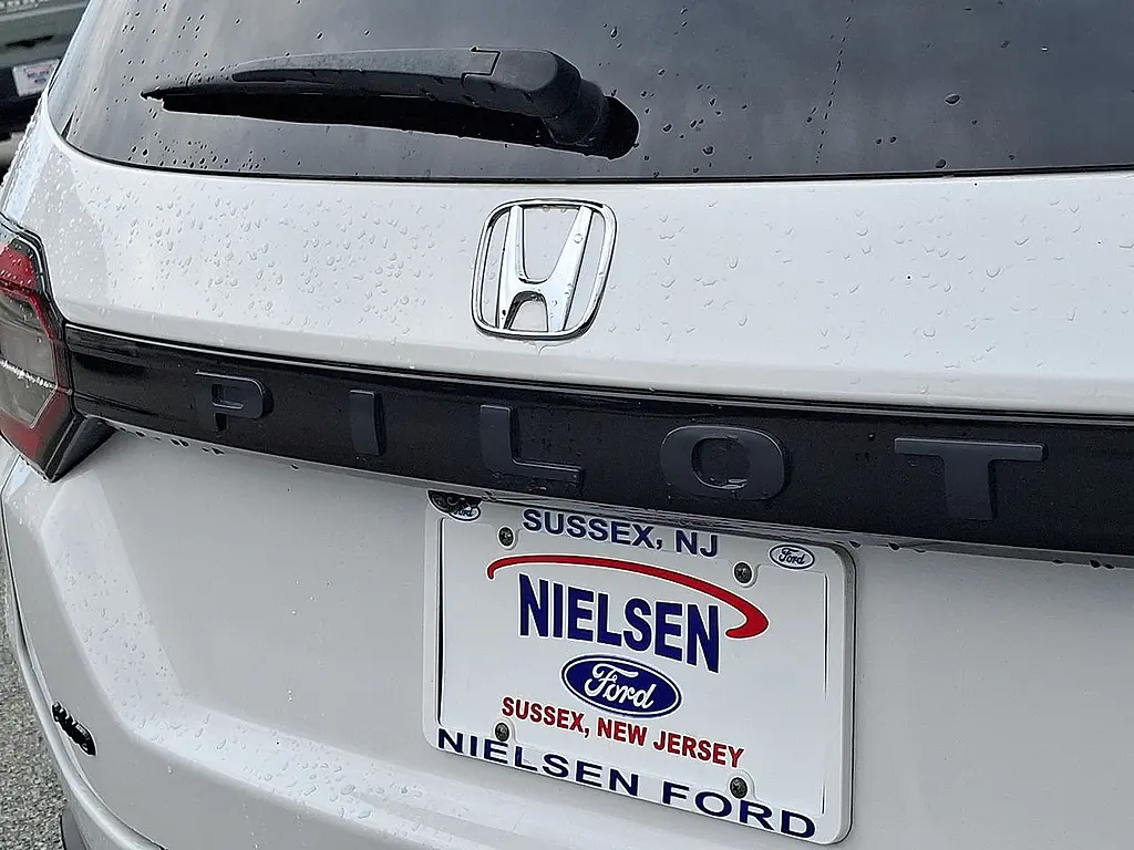 2025 Honda Pilot - $37,995