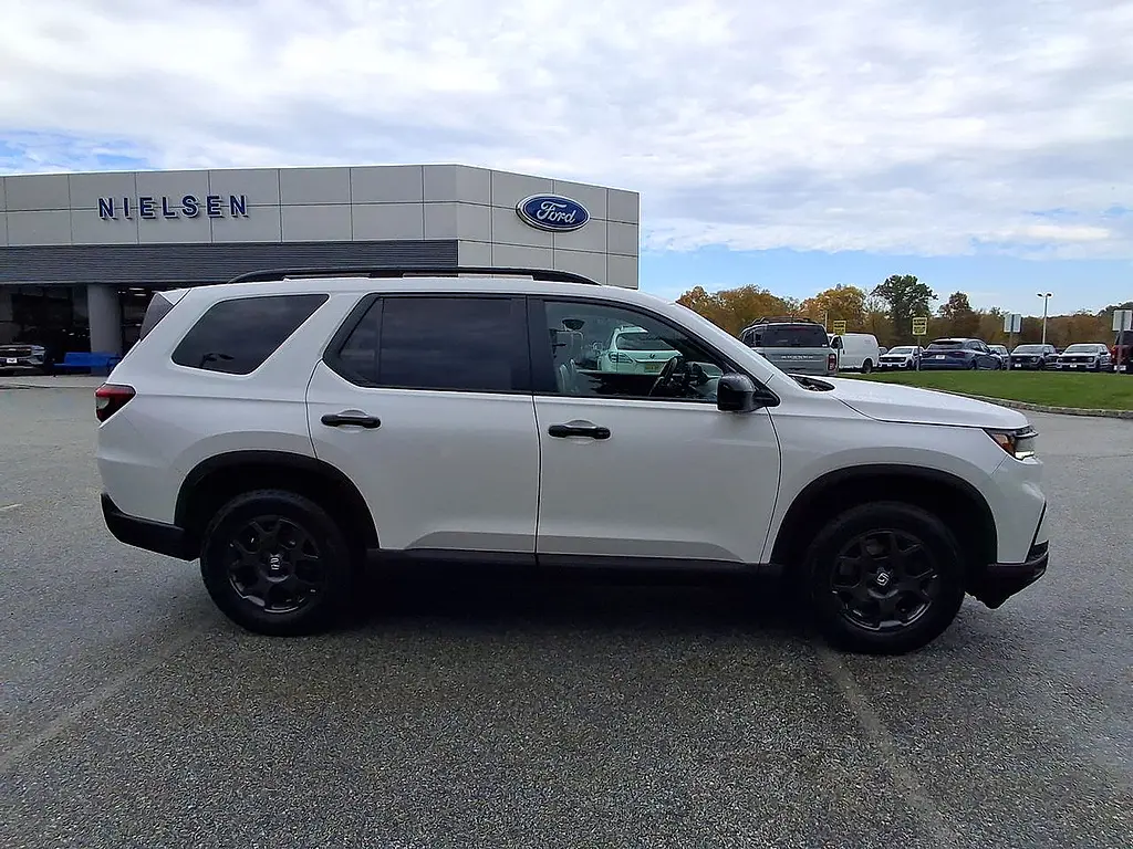 2025 Honda Pilot - $37,995