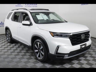 2024 Honda Pilot with Platinum White Pearl Exterior