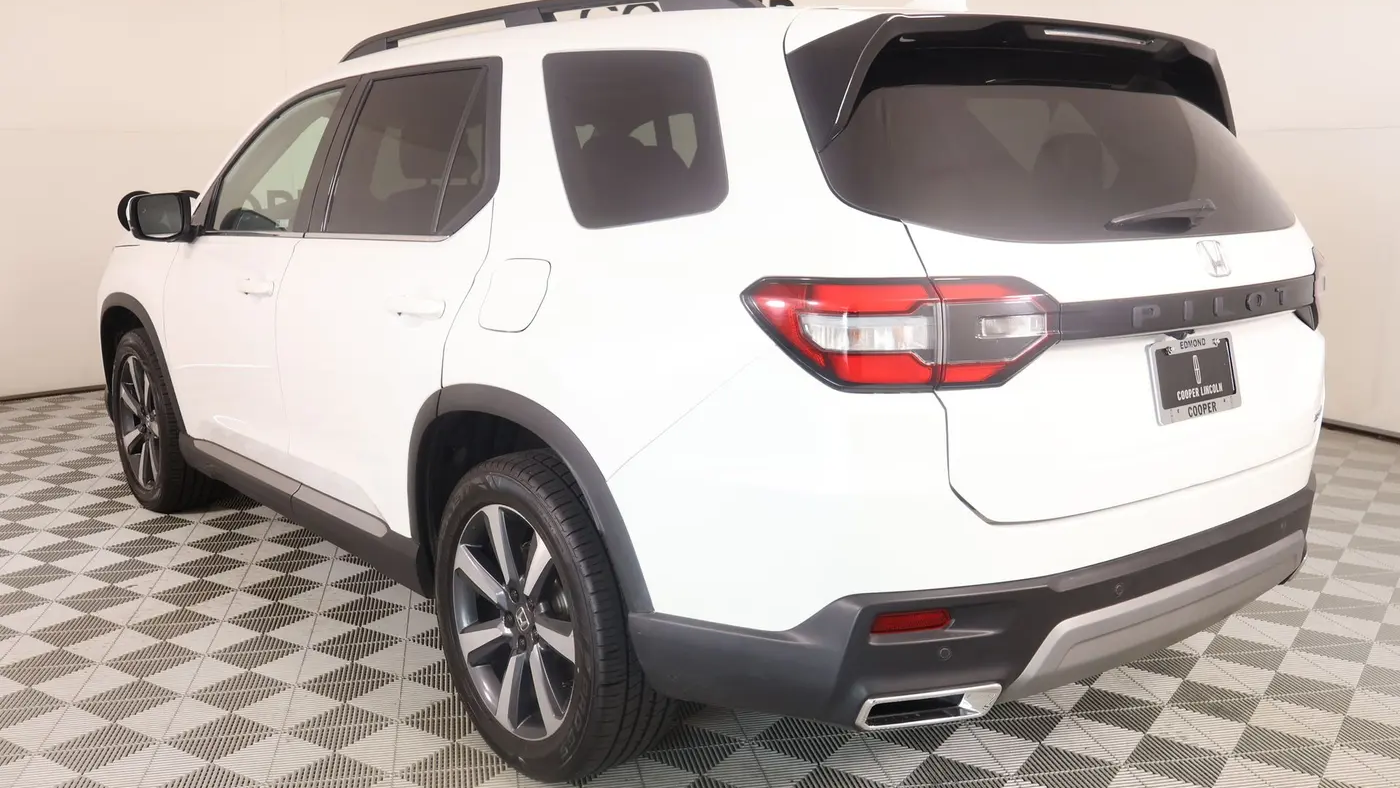 2024 Honda Pilot Touring