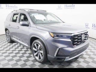 2023 Honda Pilot with Modern Steel Metallic Exterior