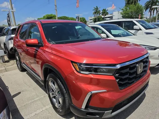 2025 Honda Pilot - $32,990