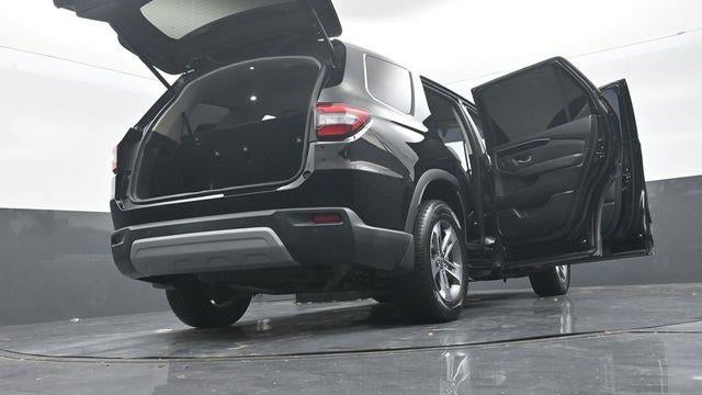 2023 Honda Pilot EX-L w/Rear Captain's Chairs