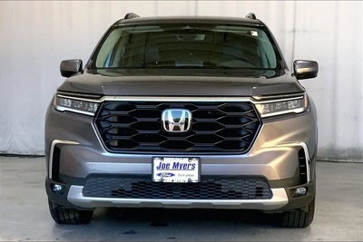 2024 Honda Pilot EX-L 4DR SUV W/REAR Captain's Chairs