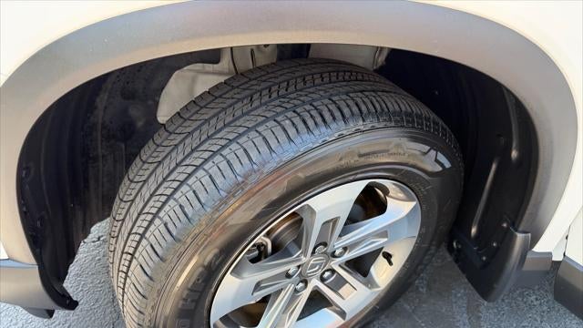 2023 Honda Pilot EX-L w/Rear Captain's Chairs