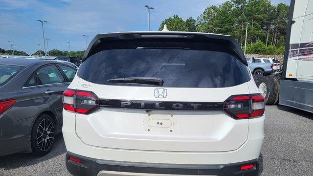 2023 Honda Pilot EX-L w/Rear Captain's Chairs