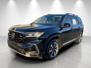 2023 Honda Pilot with Crystal Black Pearl Exterior