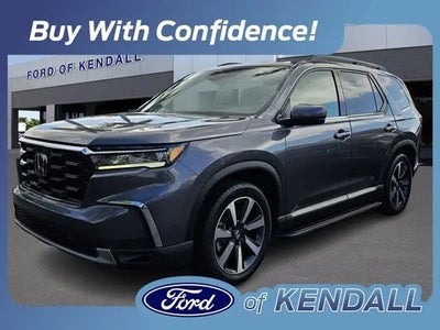 Photo of a 2023 Honda Pilot Touring 4DR SUV for sale