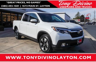 2020 Honda Ridgeline with Platinum White Pearl Exterior