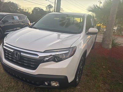Photo of a 2020 Honda Ridgeline AWD RTL 4DR Crew Cab 5.3 FT. SB for sale
