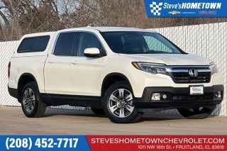 2018 Honda Ridgeline with White Diamond Pearl Exterior