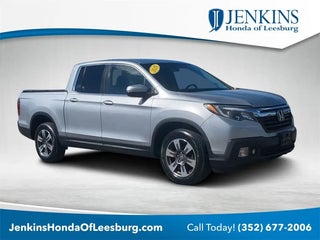 2019 Honda Ridgeline with Lunar Silver Metallic Exterior