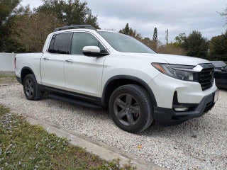 2021 Honda Ridgeline with White Exterior