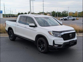 2023 Honda Ridgeline with Platinum White Exterior