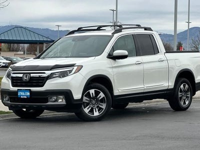 Photo of a 2017 Honda Ridgeline AWD RTL-E 4DR Crew Cab 5.3 FT. SB for sale