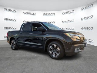 2019 Honda Ridgeline with Crystal Black Pearl Exterior