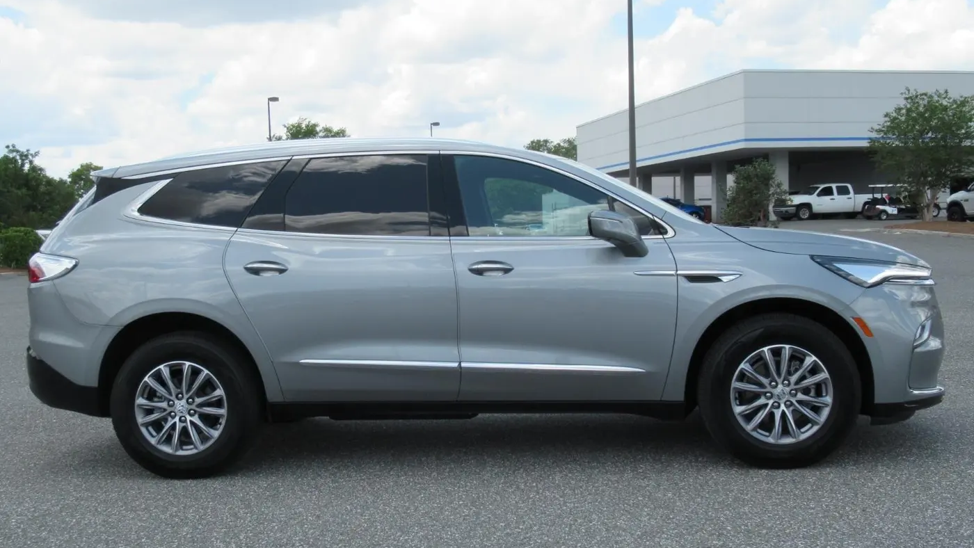 2024 Buick Enclave Essence