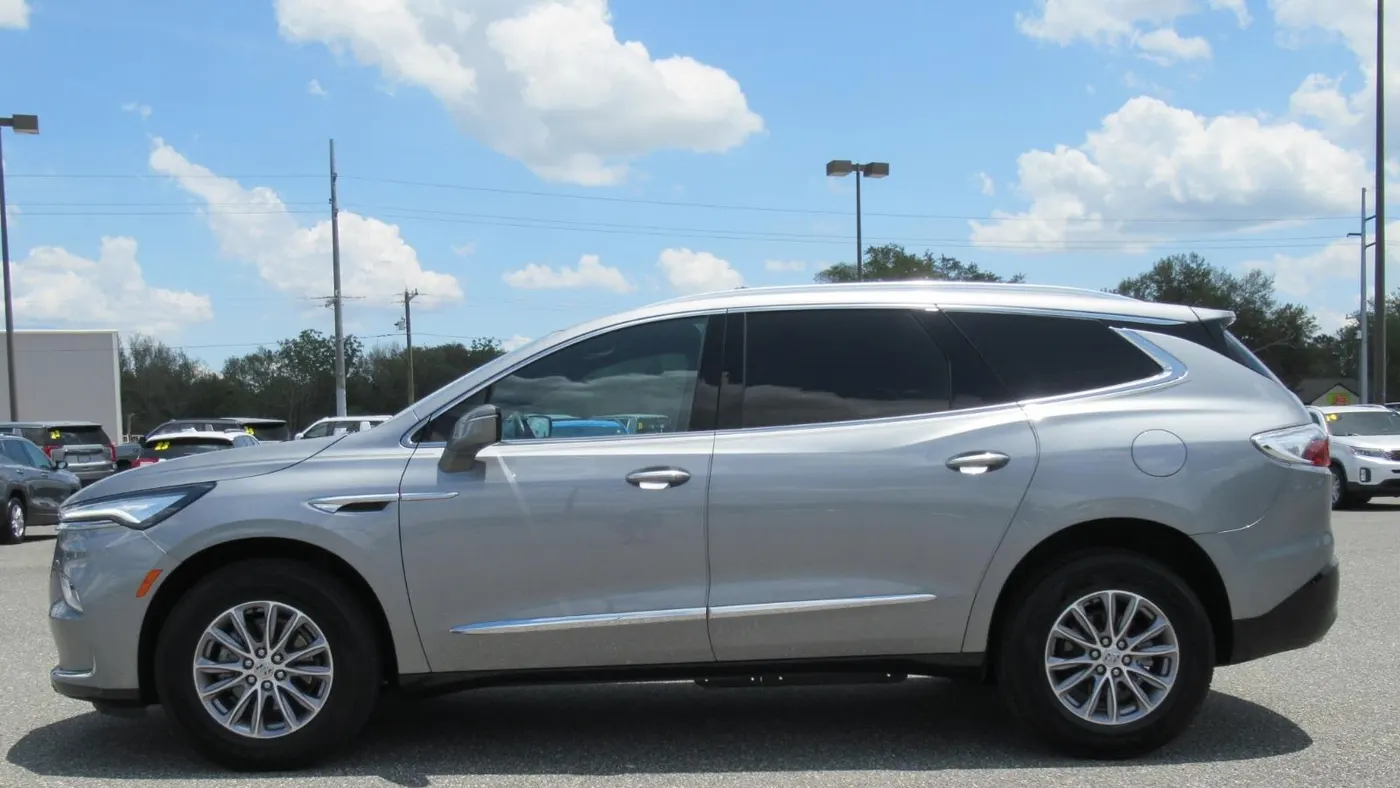 2024 Buick Enclave Essence