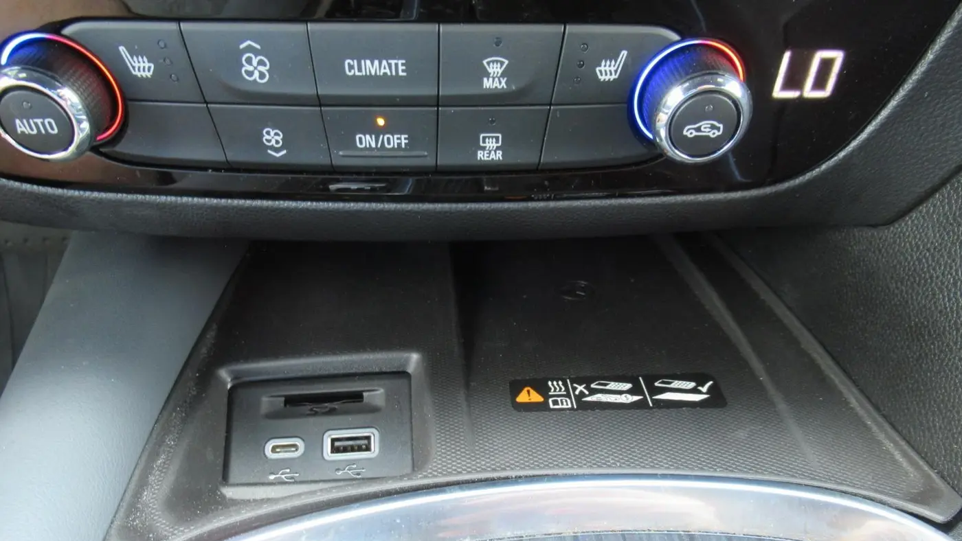 2024 Buick Enclave Essence