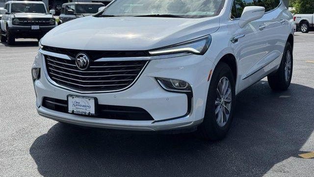 2024 Buick Enclave Essence