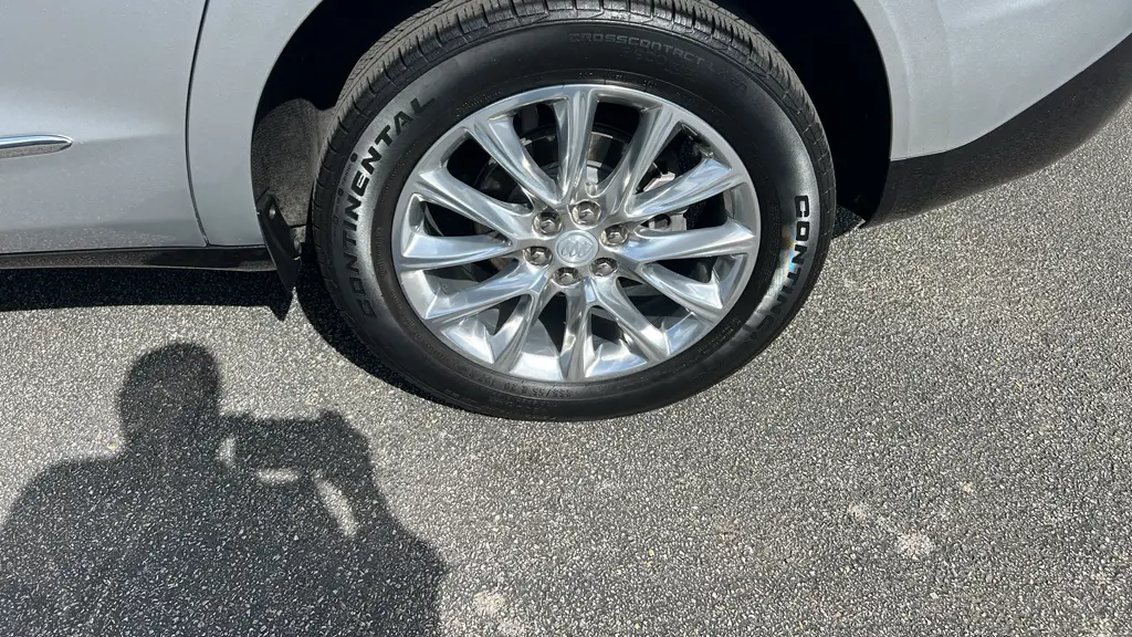 2020 Buick Enclave Essence