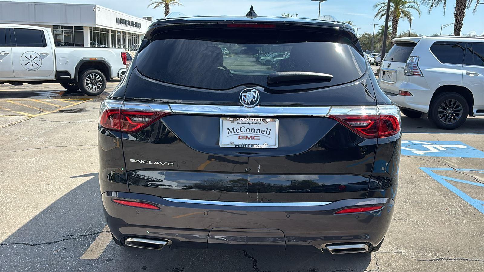 2023 Buick Enclave Essence