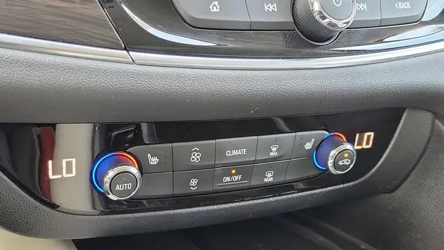 2022 Buick Enclave Essence