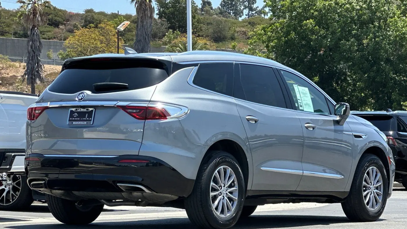 2023 Buick Enclave Essence