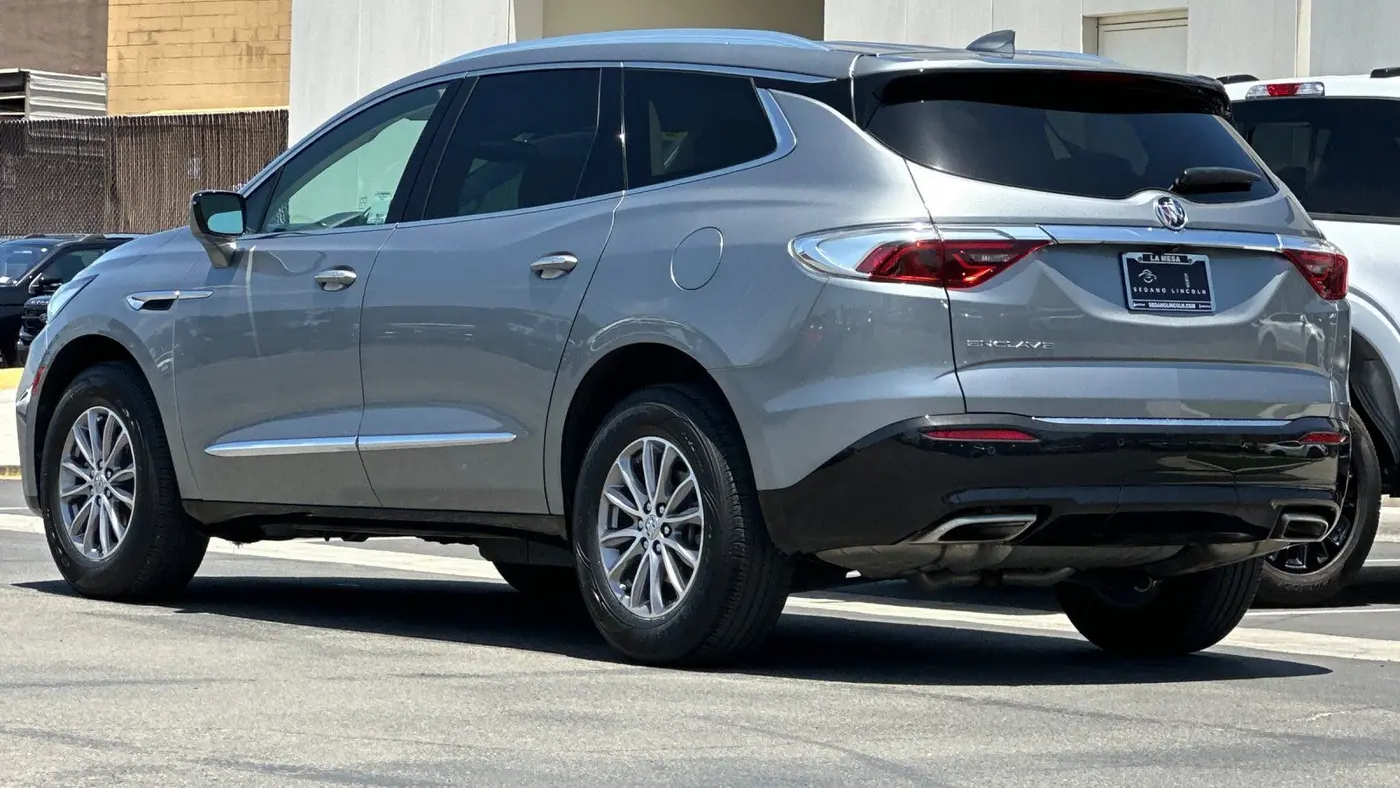 2023 Buick Enclave Essence
