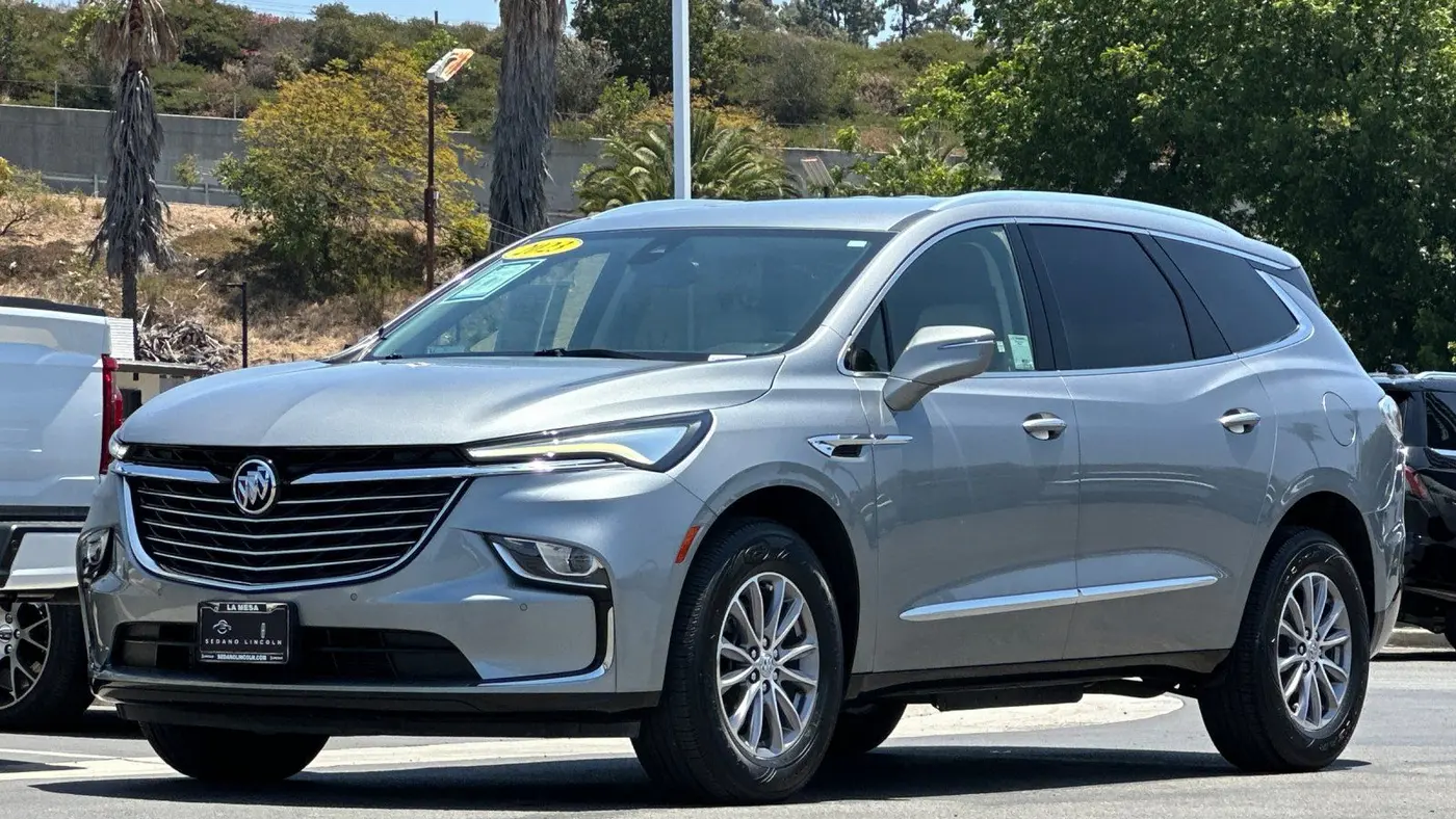 2023 Buick Enclave Essence