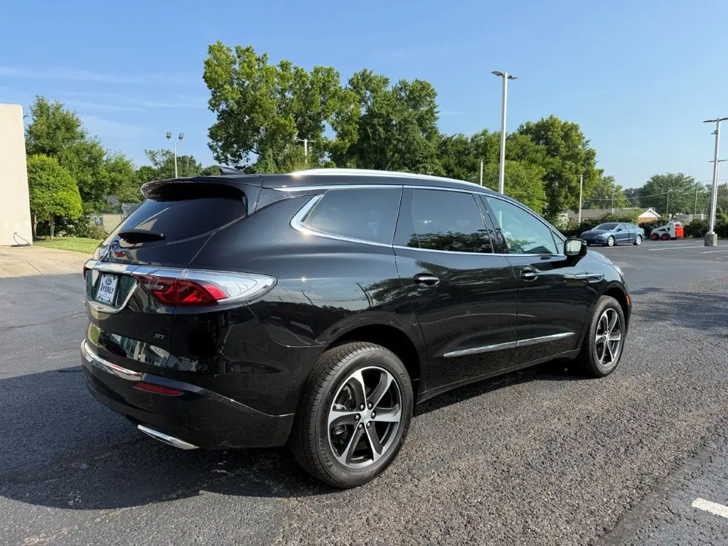 2022 Buick Enclave - $29,499