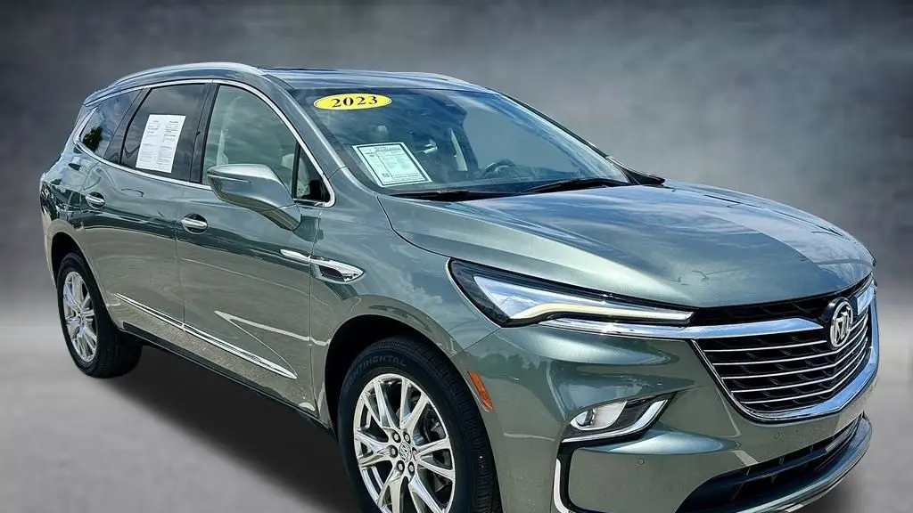 2023 Buick Enclave Essence