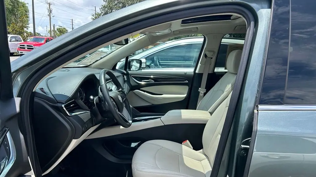 2023 Buick Enclave Essence