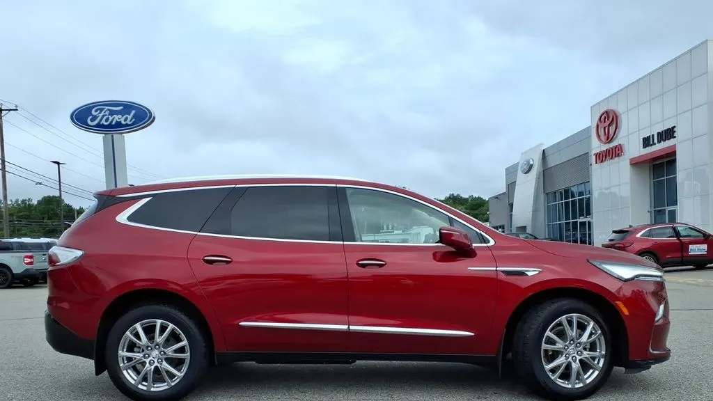 2023 Buick Enclave Essence