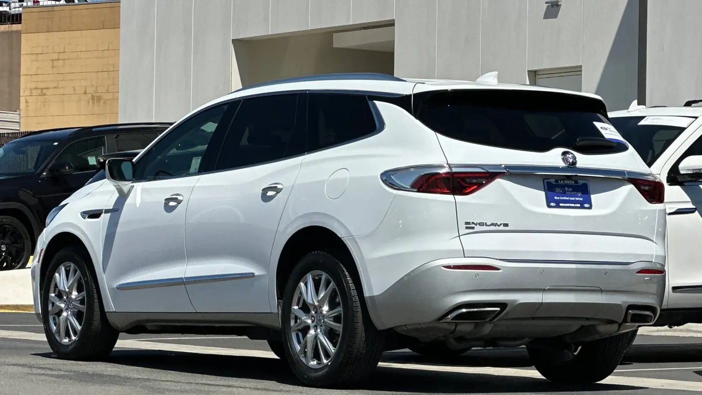 2023 Buick Enclave Essence