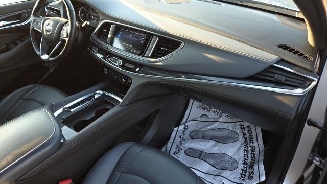2022 Buick Enclave Essence