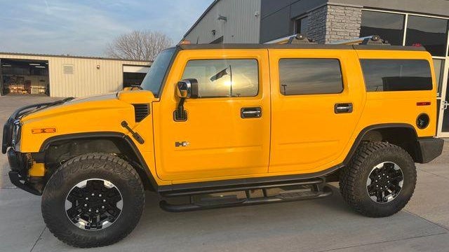 2003 HUMMER H2 Base