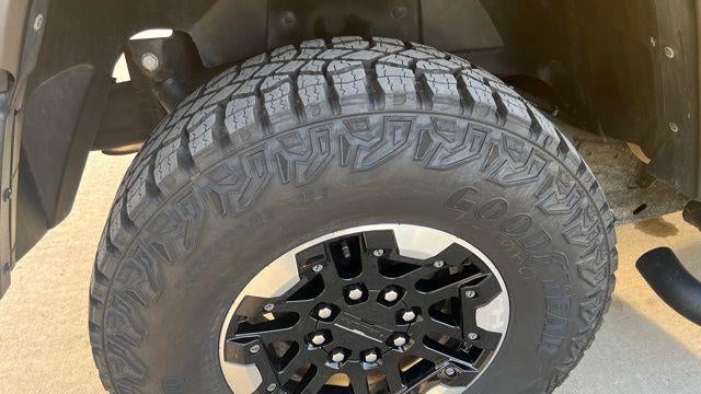 2003 HUMMER H2 Base